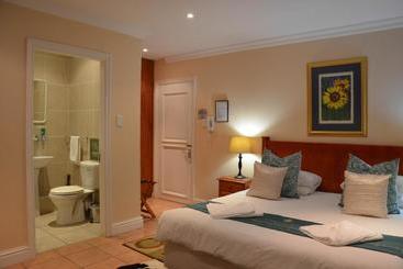 The Sandringham Bed & Breakfast And Self Catering