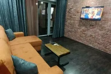 آپارتمان‌های توریست‌ها уютная и просторная квартира в 50 метрах от городского парка