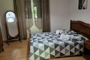 ツーリストアパートメント Appartement à 1km De Sarlat à La Campagne