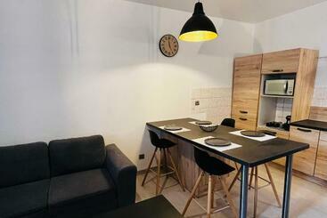 شقق خاصة سياحية Appartement T2 Dans Le Centre Ville De Carcassonne