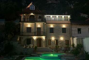 游客公寓 Villa Celaj “the Castle”