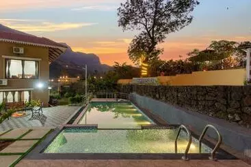 ツーリストアパートメント Stone Bidge 4bhk Villa