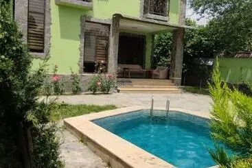 آپارتمان‌های توریست‌ها Green Paradi̇se