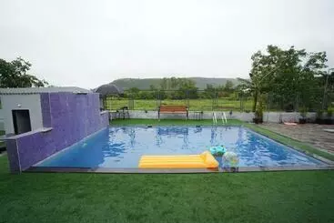 Apartaments turístics Aura   8bhk Pool Resort Lonavala