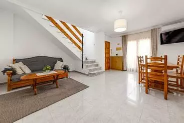 ツーリストアパートメント Cozy Apartment Near The Sea