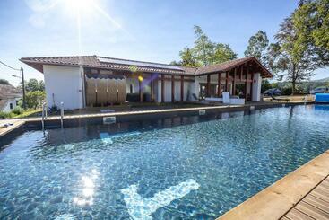 דירות לתיירים Maison Irriberria