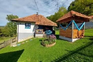 آپارتمان‌های توریست‌ها Seosko Domaćinstvo Alababa