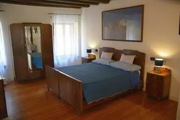 ツーリストアパートメント Accogliente Locale Con Terrazzo In Centro Storico
