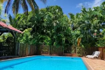 آپارتمان‌های توریست‌ها Gwo Caillou   Gites Créoles De Charme