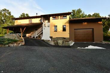 דירות לתיירים Oak Apartment