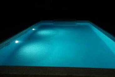 דירות לתיירים Villa Maquis