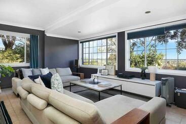 ツーリストアパートメント Home On The Hill  Bowral