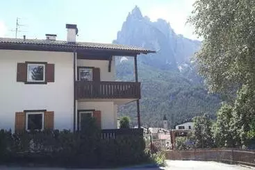 ツーリストアパートメント Apartment Bellevue Seis