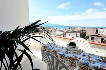 דירות לתיירים Scopri Il Tuo Angolo Di Paradiso Marea Home !