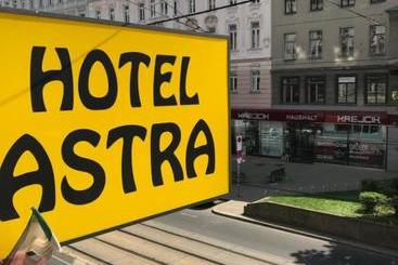 تختخواب و صبحانه Pension Astra