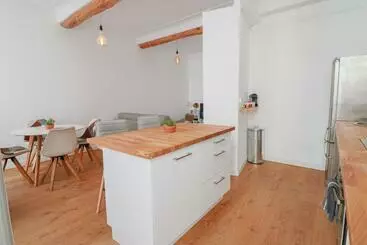 Turist apartmanları Stylish Apartment In The Old Town, With Ac