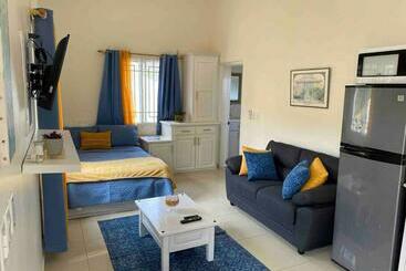 Ferienwohnungen Cozy Studio Apartment In Quiet Neighborhood!