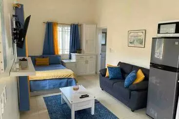 Appartements touristiques Cozy Studio Apartment In Quiet Neighborhood!