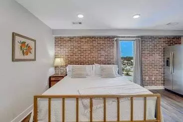 Turistihuoneistot The Post Suite   Above Bull & Barrel Close To Gsu