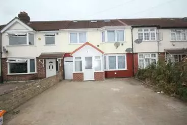 ツーリストアパートメント The Heathrow House