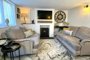Apartaments turístics Cosy Cottage 5 Minutes Walk To Beach