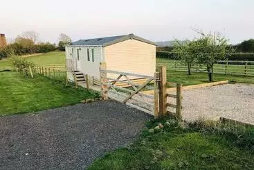 Turistlägenheter Plum Tree Lodge Set In 2 Acres Of Private Land