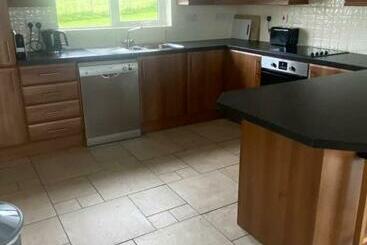 شقق خاصة سياحية Wild Atlantic Way Crona Cottage