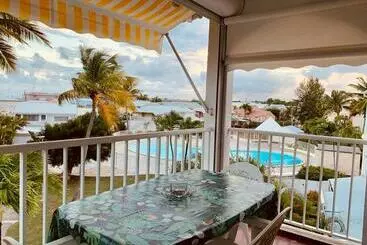 Turistihuoneistot Appartement Vue Mer   Marina St François   Le Perroquet