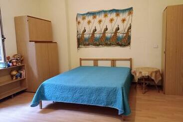 ツーリストアパートメント Dormi E Riparti