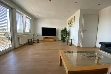 Turistihuoneistot Ferienwohnung Am Holzberg In Volkach Mit Weitblick