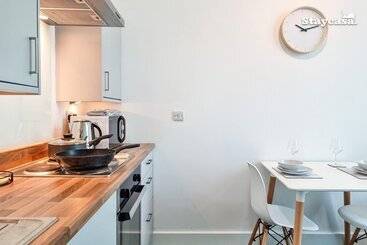 شقق خاصة سياحية Spacious Central Apartment With Great Transports