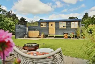 ツーリストアパートメント The Garden Rooms At Lonton