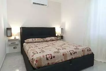 Tourist flats Alloggio Incantevole A500m Dal Mare Con Posto Auto