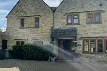 Turistihuoneistot Cotswolds Luxury House In Central Bourton Large Sleeps 2 11. Pet Friendly