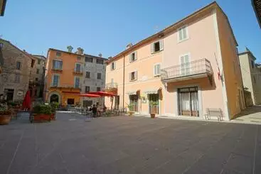 Pisos turísticos Montone Apartment