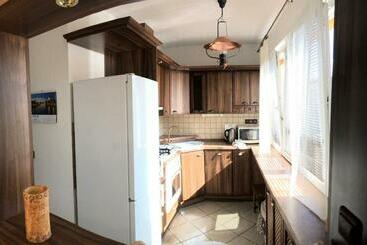 游客公寓 Wonderful House