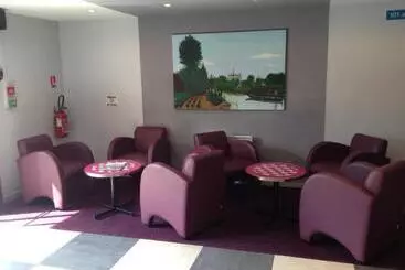 Отель Initial By Balladins Amiens / Longueau