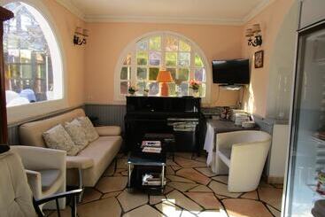 فندق La Petite Auberge