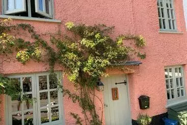 Turistihuoneistot Sausage Cottage In Oakford Village 4 Bed Garden Local Pub