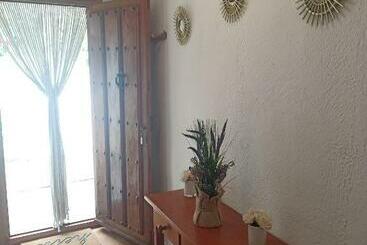 ツーリストアパートメント Las Vistas