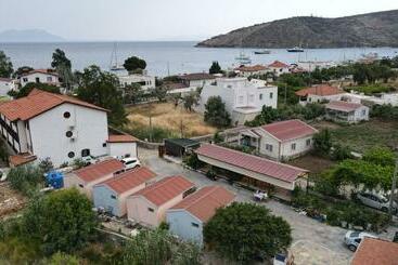 דירות לתיירים Yelken Teras   Deniz Manzaralı şömineli, Full Daire