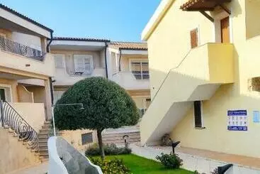 Apartamenty turystyczne Appartamento Incantevole Con Piscina