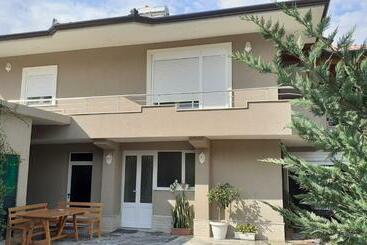 Turist apartmanları Appartments Kristi&iris