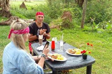 Bed and Breakfast Fun Night Sigiriya Hostel