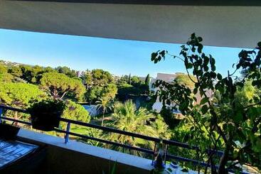 Turistihuoneistot Domaine Des Palmiers   Piscine  Parking   Tennis   Clim