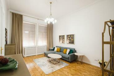 游客公寓 Unique Experience At Rimanóczy Palace Oradea