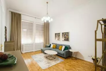 آپارتمان‌های توریست‌ها Unique Experience At Rimanóczy Palace Oradea