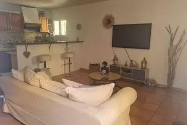 Apartamenty turystyczne Agréable Maison De Ville Au Coeur D Eyragues