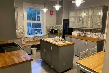 ツーリストアパートメント Spacious 4 Bed Holiday Home In The Heart Of Maidstone