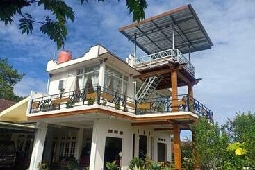 Bed and Breakfast D Sunset Syariah Hotel Tawangmangu